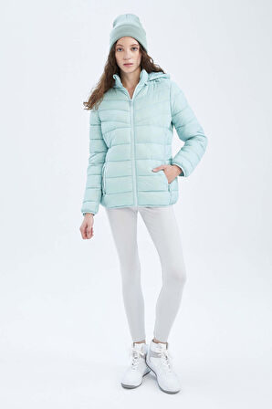 DeFacto Su İtici Rüzgar Geçirmez DeFactoFit Slim Fit Kapüşonlu Mont Z0803AZ23SPTR426